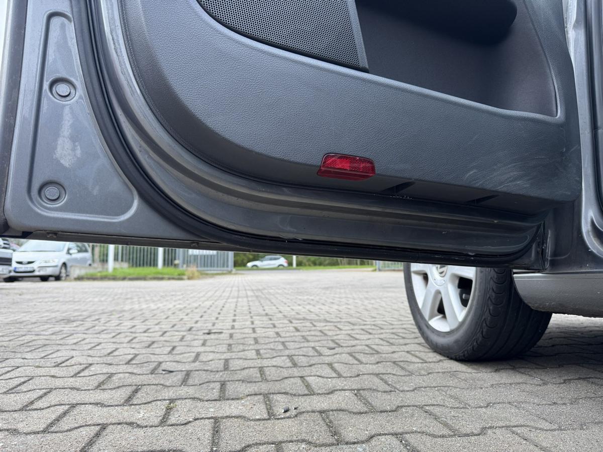 VW Golf Plus original T&uuml;r vorn links LA7T United Grey Rohbau Bj.2005